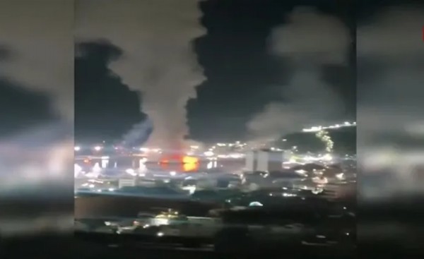 Venezuela'da patlama sesleri! Başkent Caracas’ta dumanlar yükseliyor